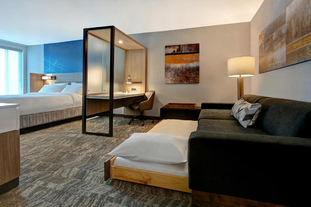 Suite, 1 King, Trundle bed interior